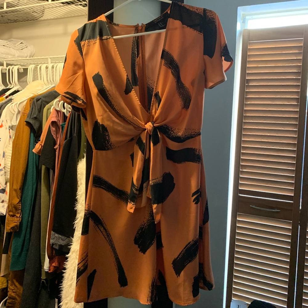 Forever 21 girls night out or date night dress. Super comfy!